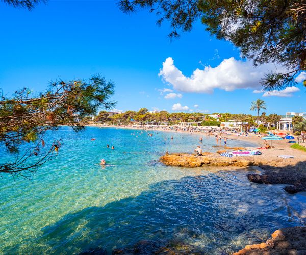 Playa es Canar / Cala Llonga en Santa Eularia des Riu