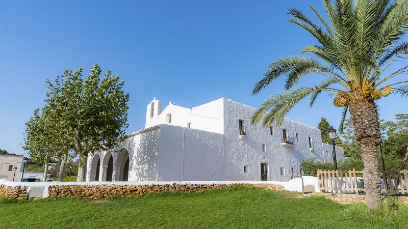 Iglesia de Sant Carles de Peralta